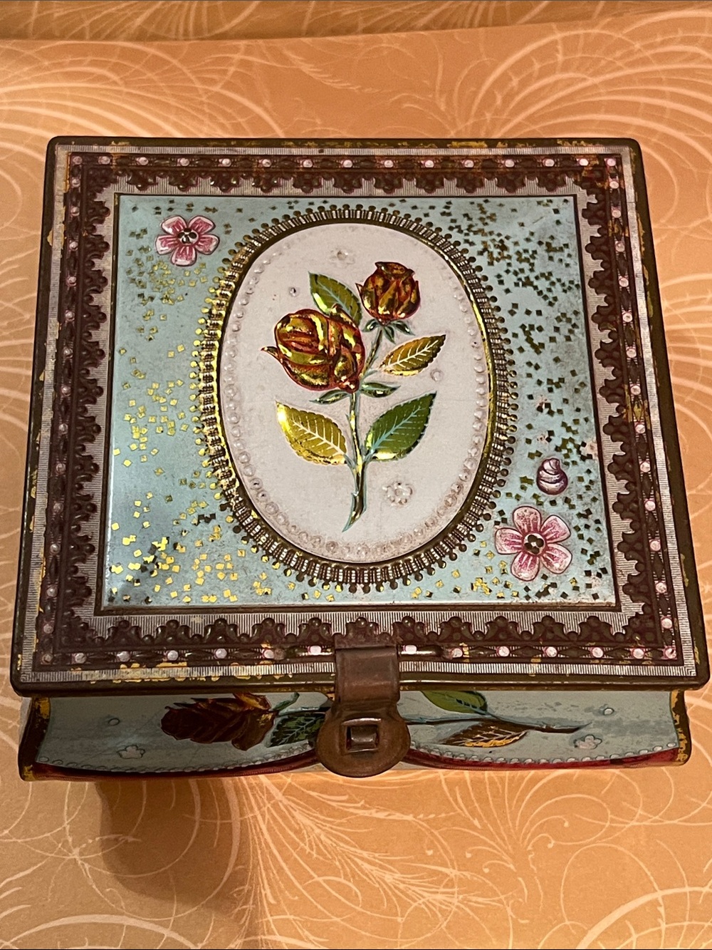 Vintage Rose Tin Trinket Box with Latch